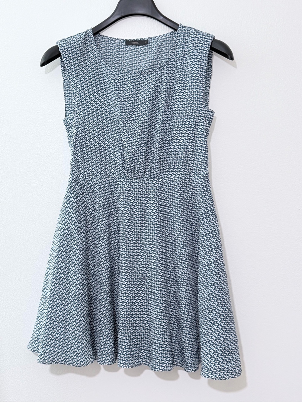 THML Women’s Fit & Flare Dress Blue White Horse Print Sleeveless Size Medium